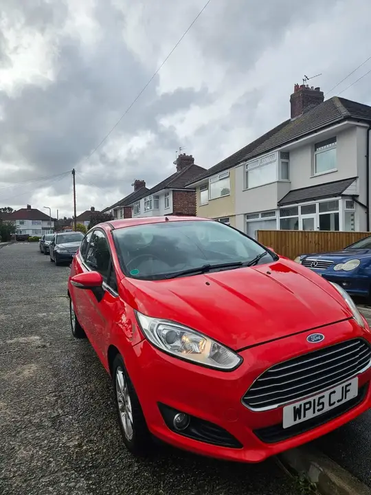 Ford Fiesta 2015 photo 2