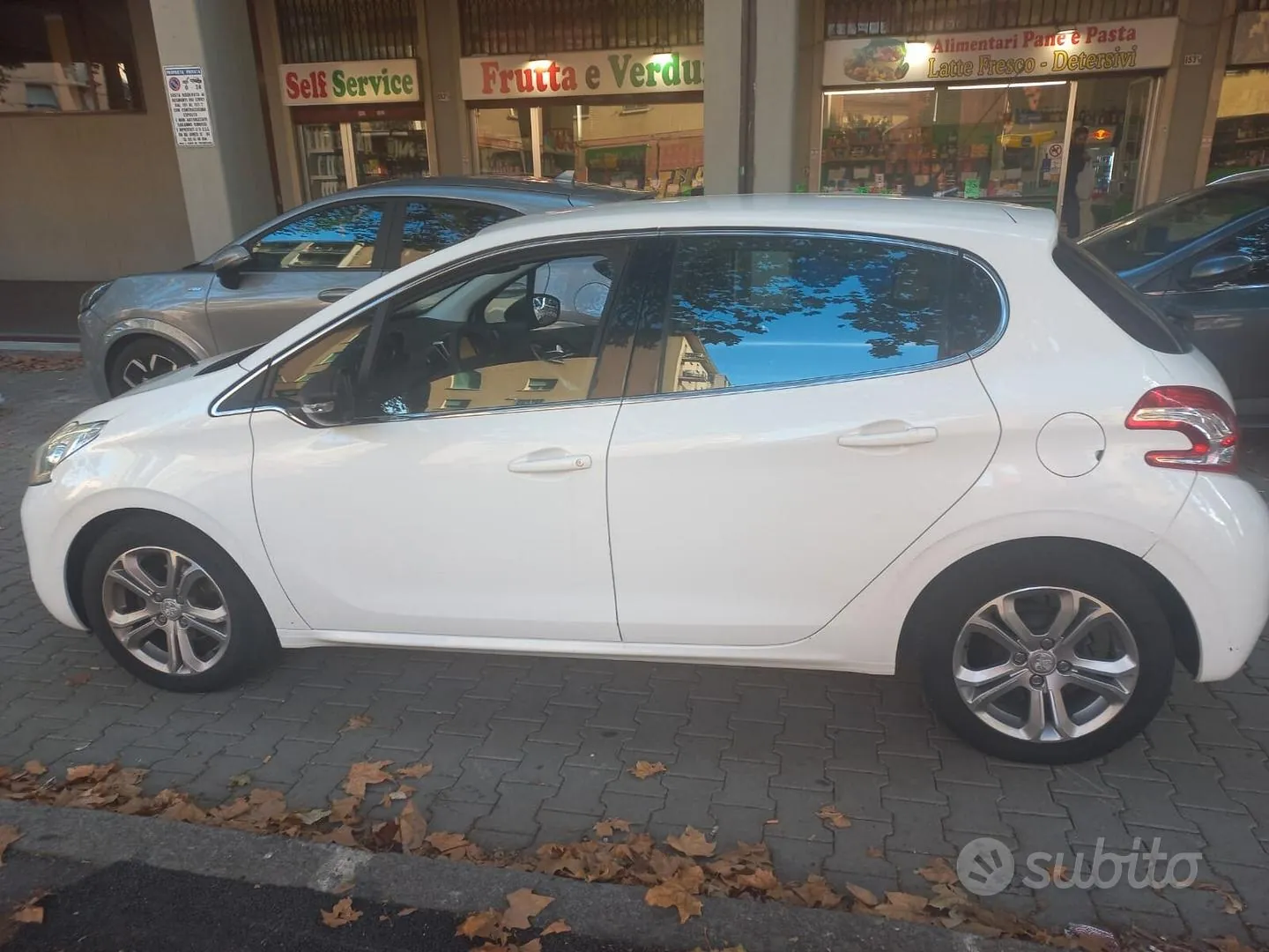 Peugeot 208 2013 photo 2