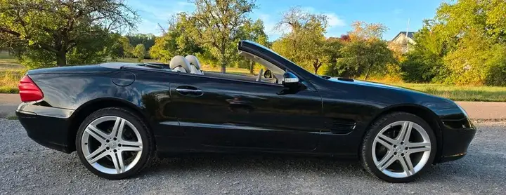 Mercedes-Benz R230