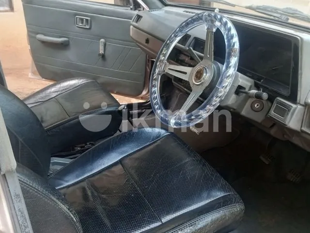 Nissan Sunny 1985 photo 2