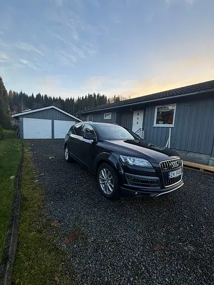 Audi Q7 2012 photo 2