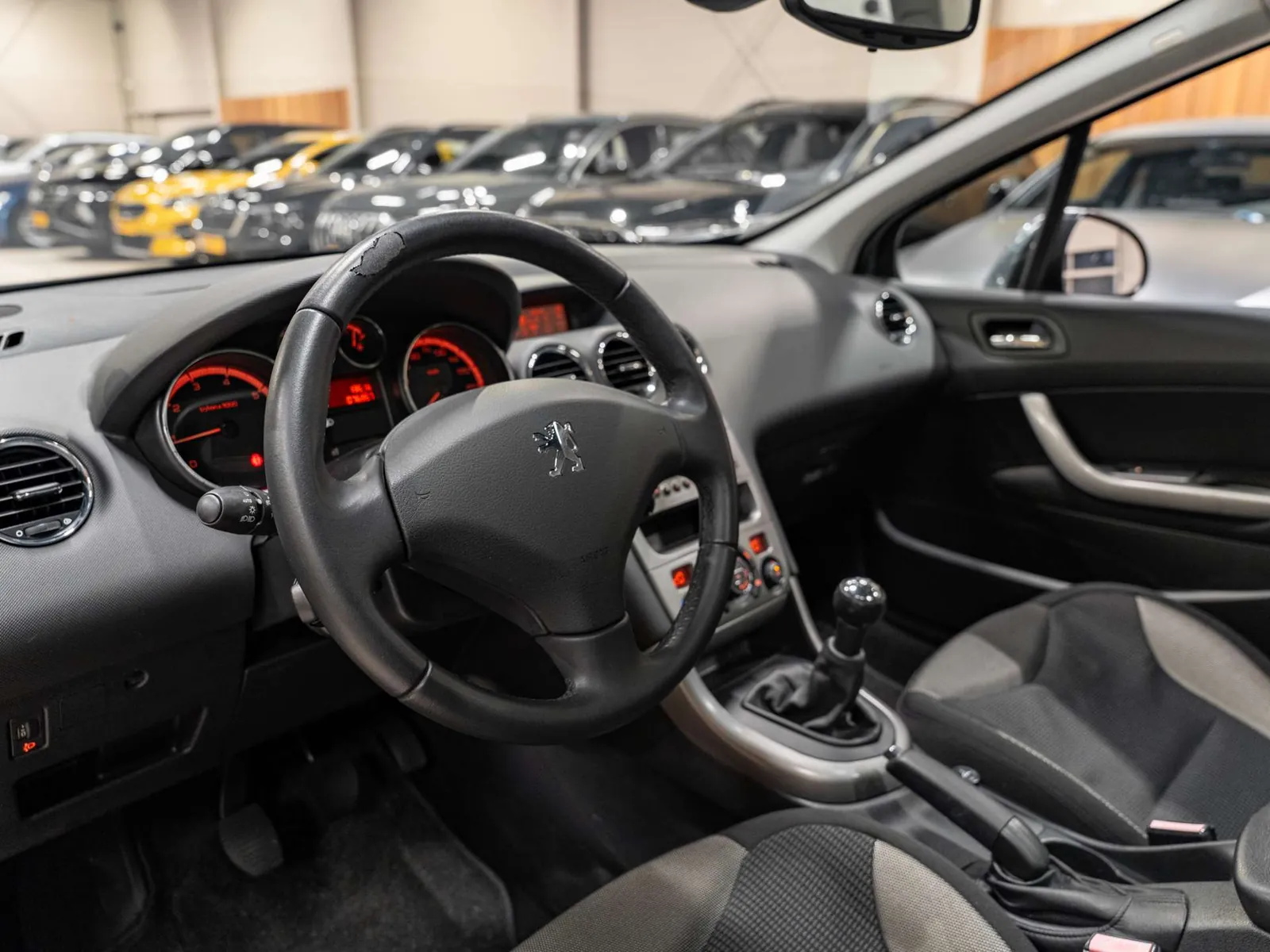 Peugeot 308 2008 photo 2