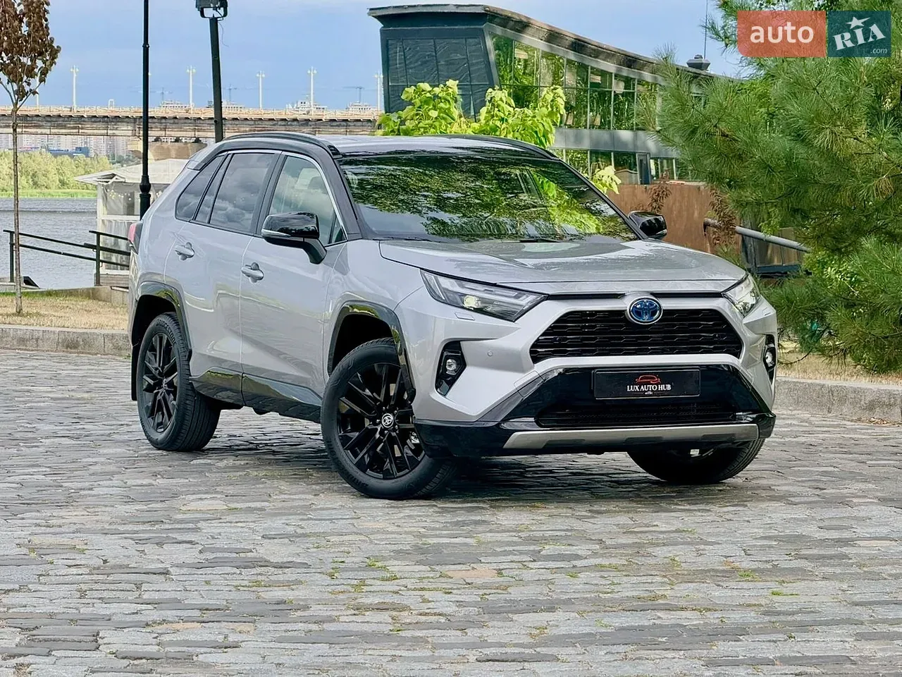 Toyota Rav4 2025 photo 2