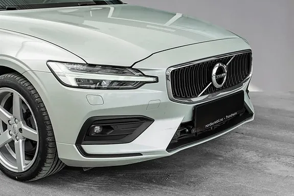 Volvo V60 2019 photo 2