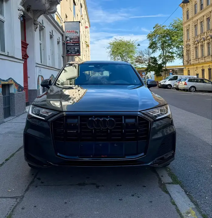 Audi Q7 2022 photo 2