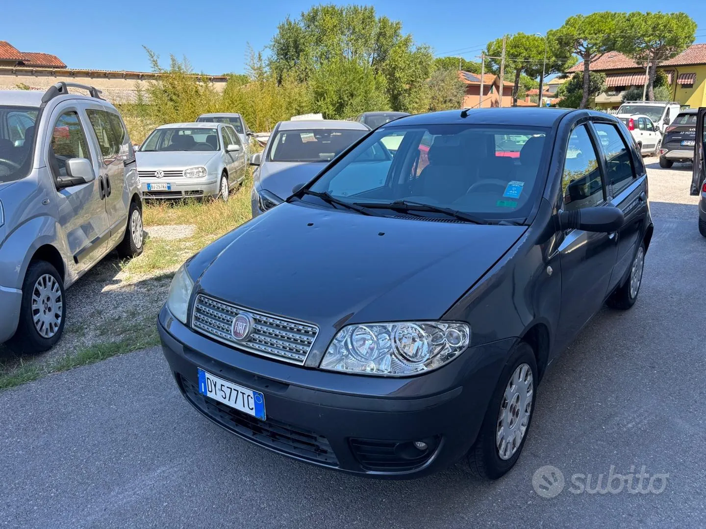 Fiat Punto 2009 photo 2