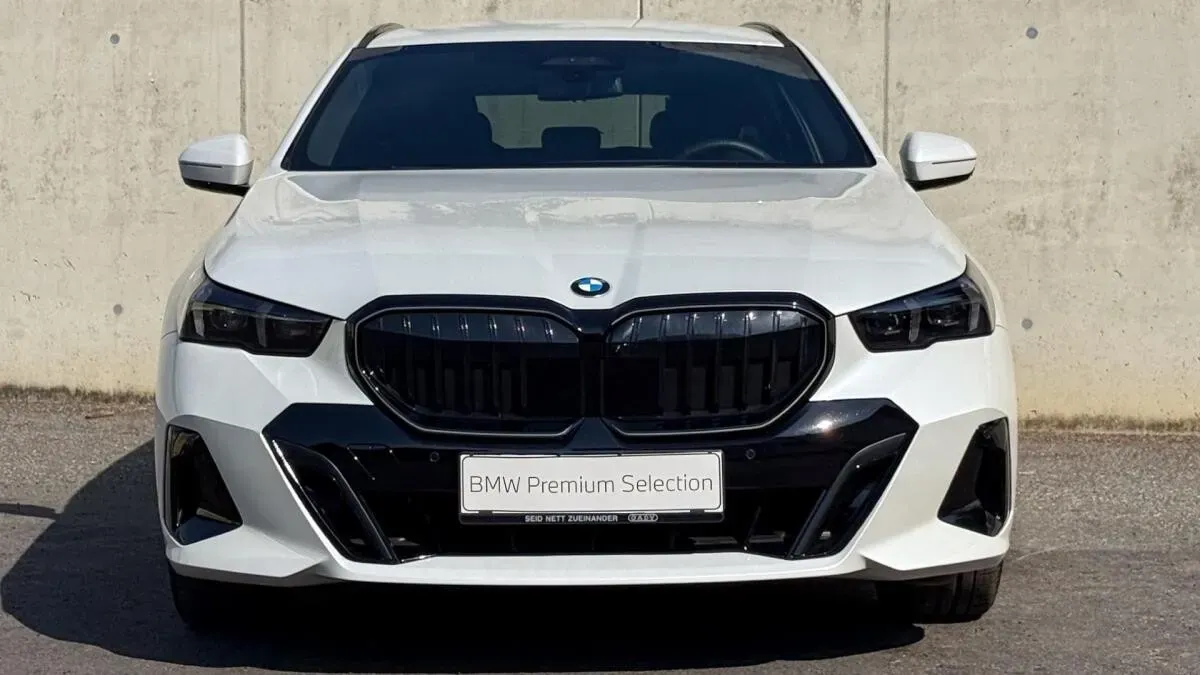 BMW 5 Series 2025 photo 2