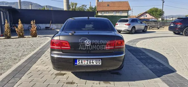Volkswagen Phaeton 2012 photo 5