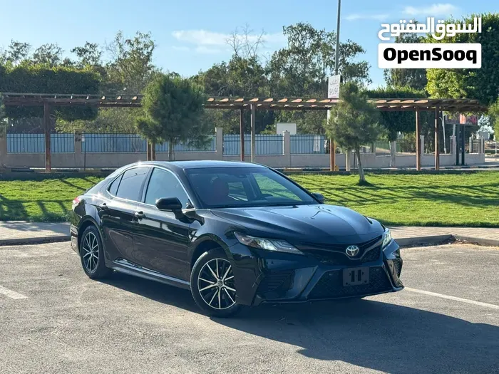 Toyota Camry 2019 photo 2