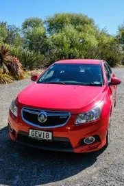 Holden Cruze 2012 photo 2