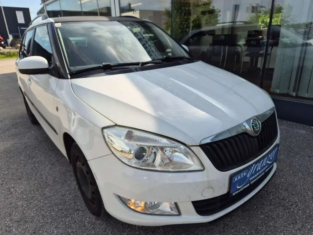 Skoda Fabia 2013 photo 2