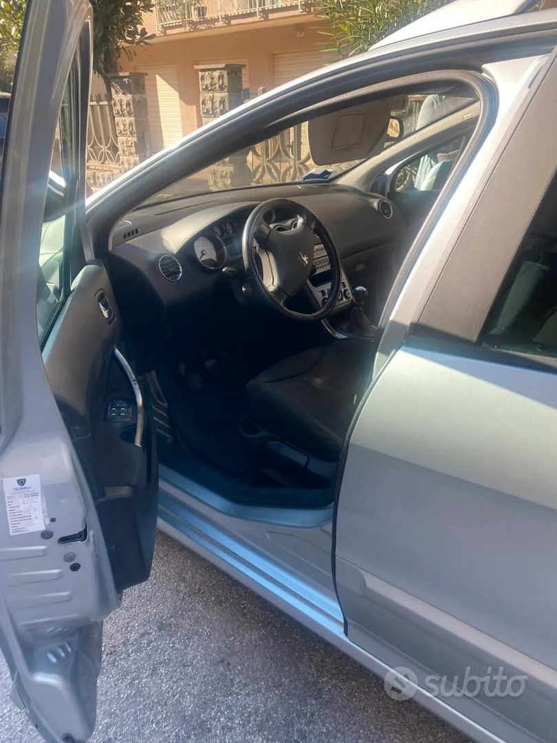 Peugeot 308 2010 photo 5
