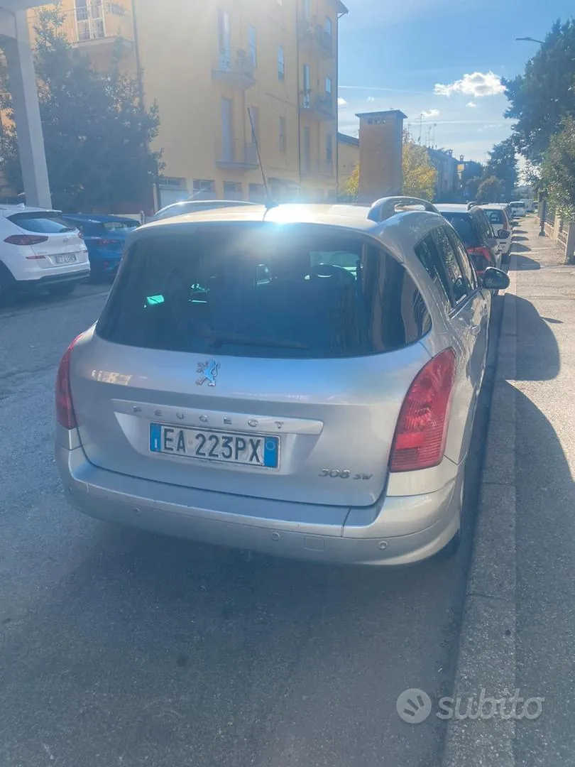 Peugeot 308 2010 photo 3