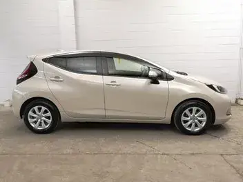 Toyota Aqua 2021 photo 4