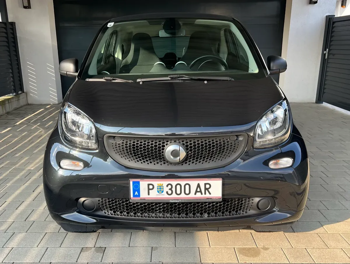 Smart Fortwo 2019 photo 2