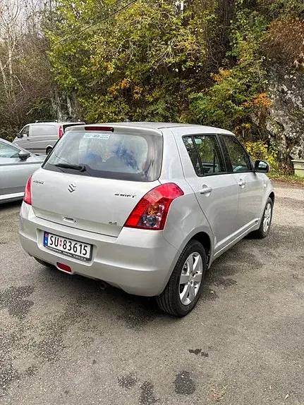 Suzuki Swift 2010 photo 4