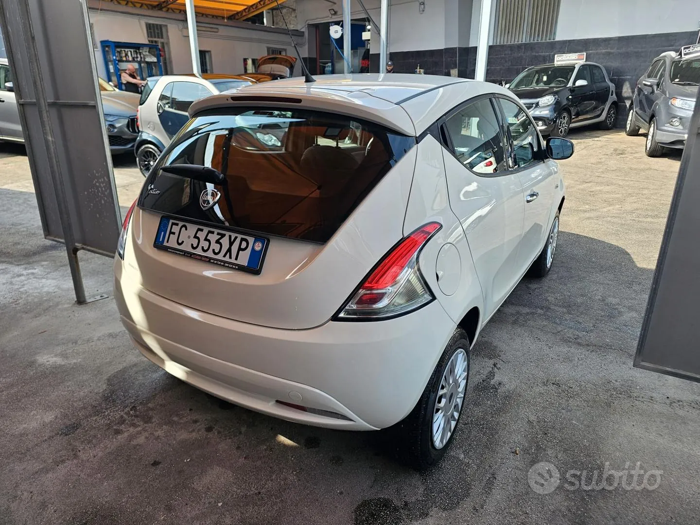 Lancia Ypsilon 2016 photo 2