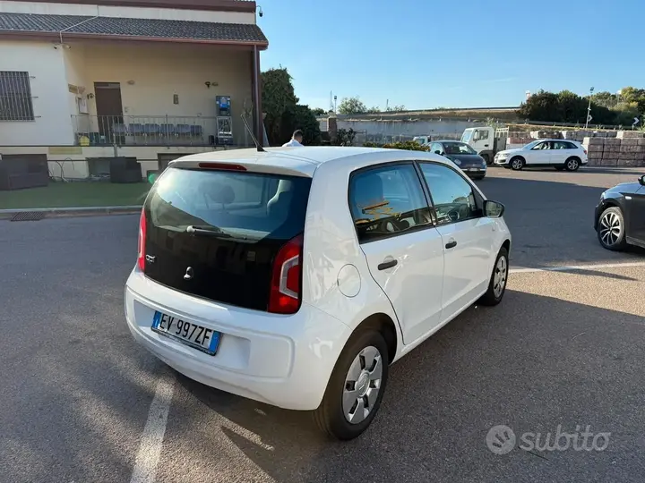 Volkswagen Up 2014 photo 4
