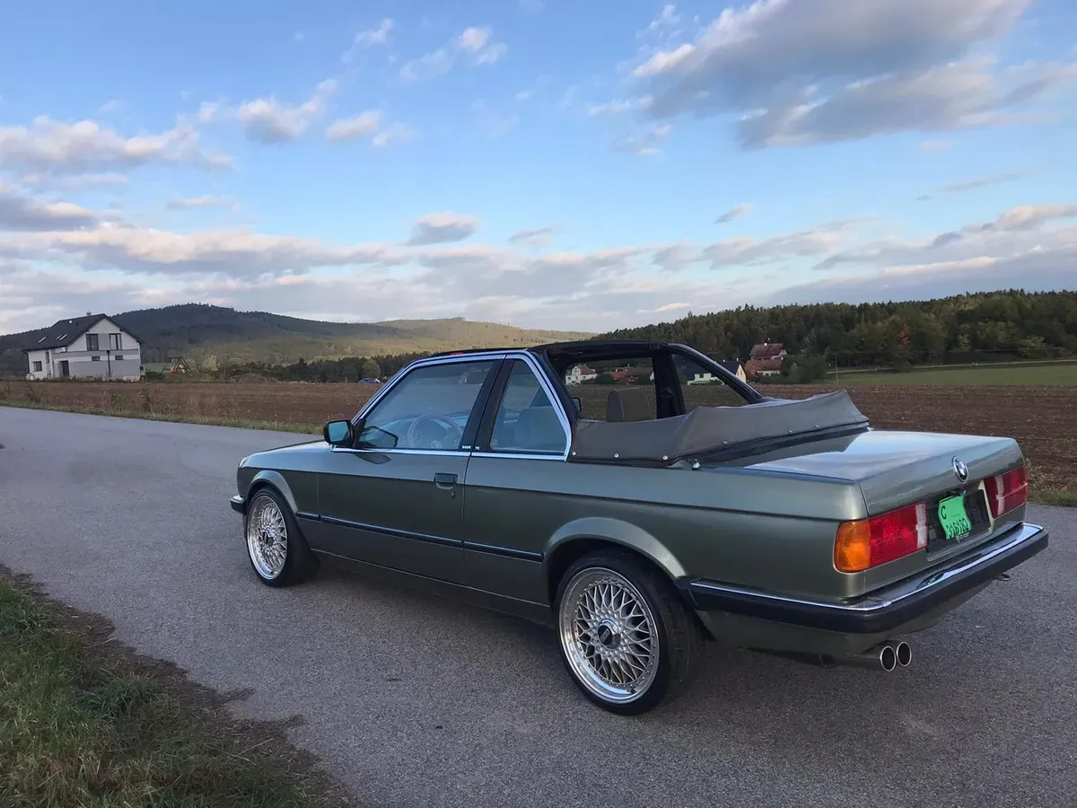 BMW 3 Series 1987 photo 3