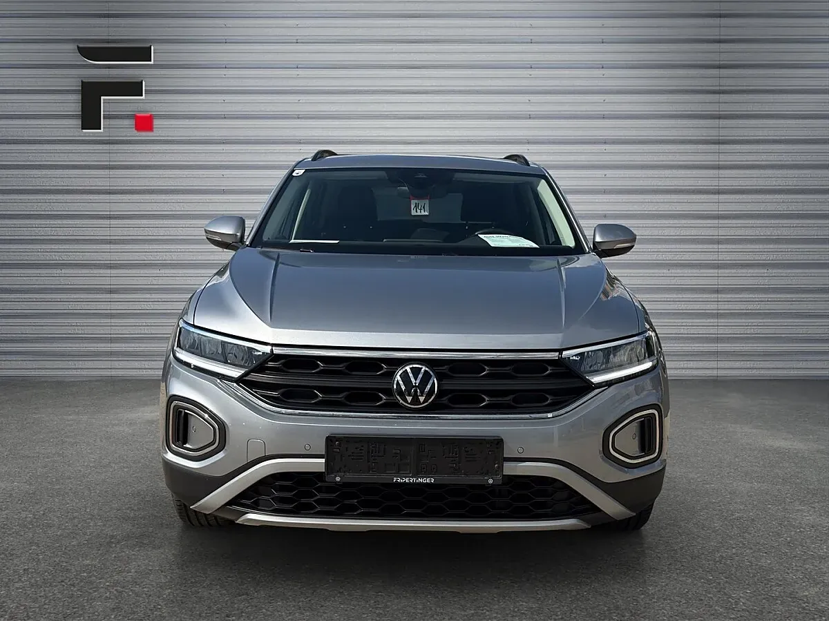 Volkswagen T-Roc 2022 photo 2