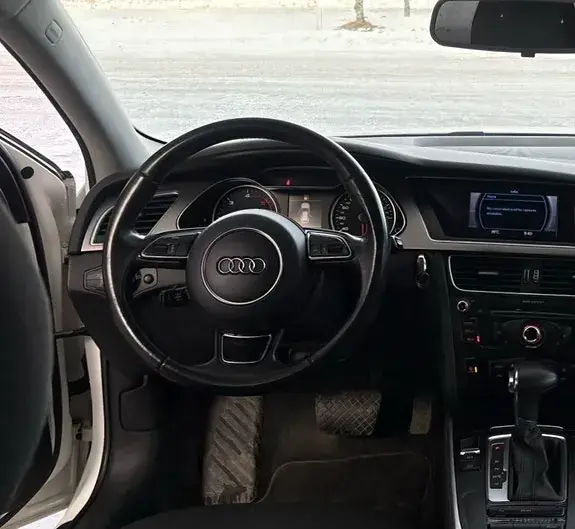 Audi A4 2013 photo 2