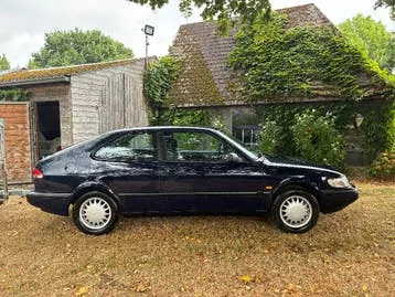 Saab 900