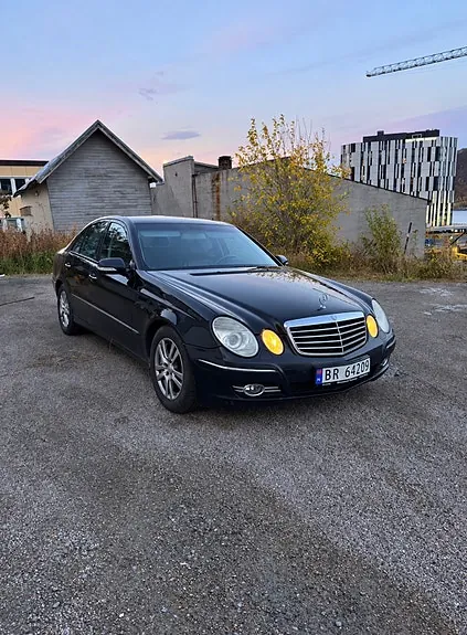 Mercedes-Benz E220 D 2006 photo 2