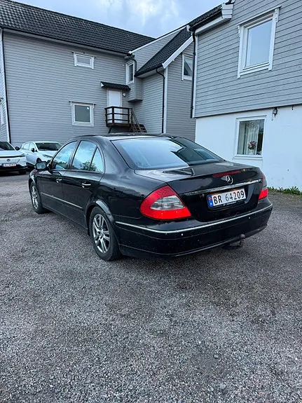 Mercedes-Benz E220 D 2006 photo 4