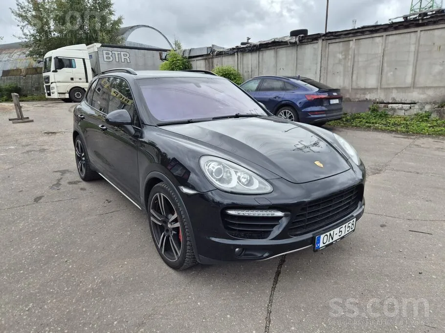 Porsche Cayenne 2011 photo 2