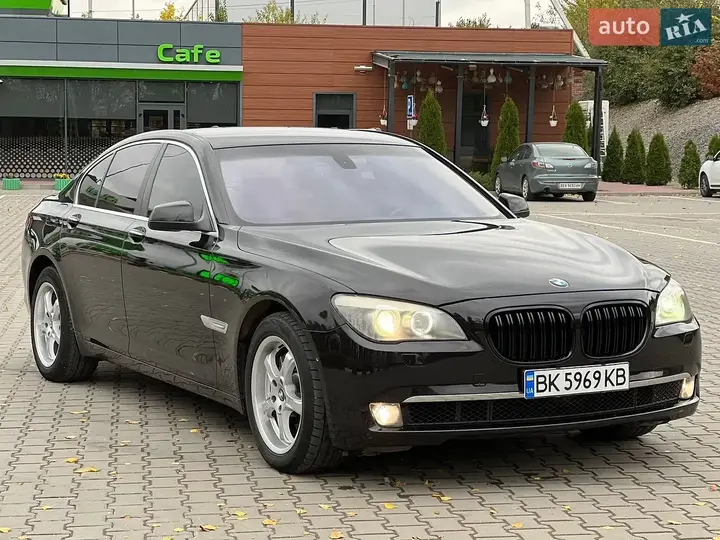 BMW 7 Series 2011 photo 5