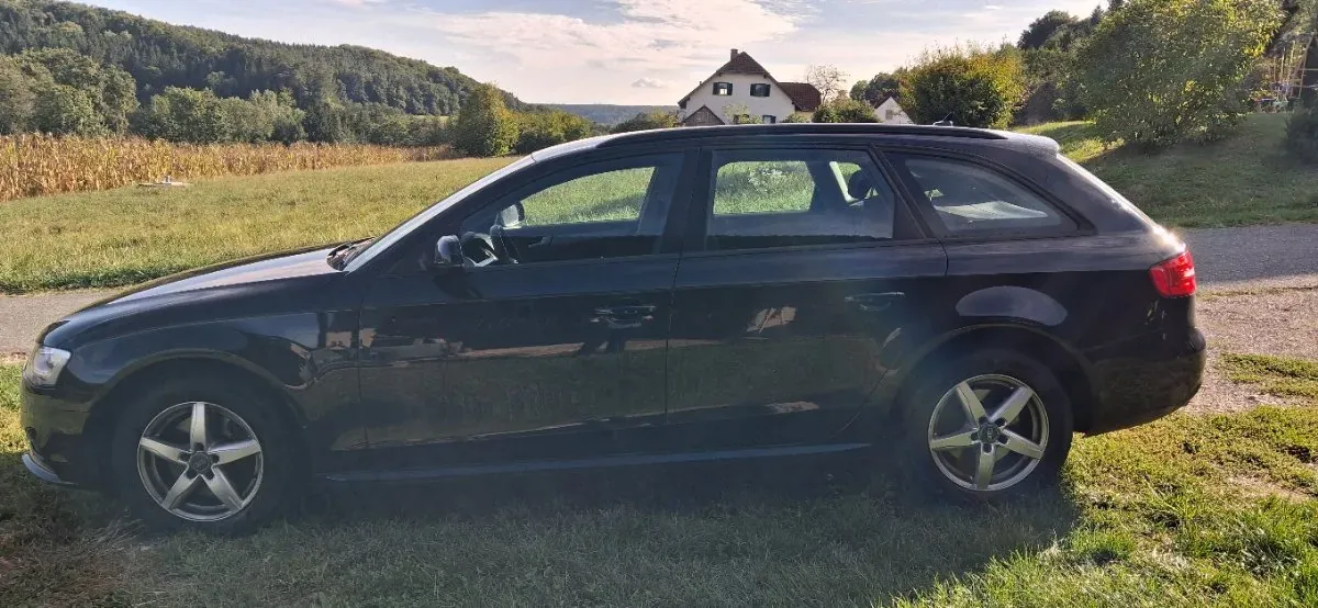Audi A4 2013 photo 2
