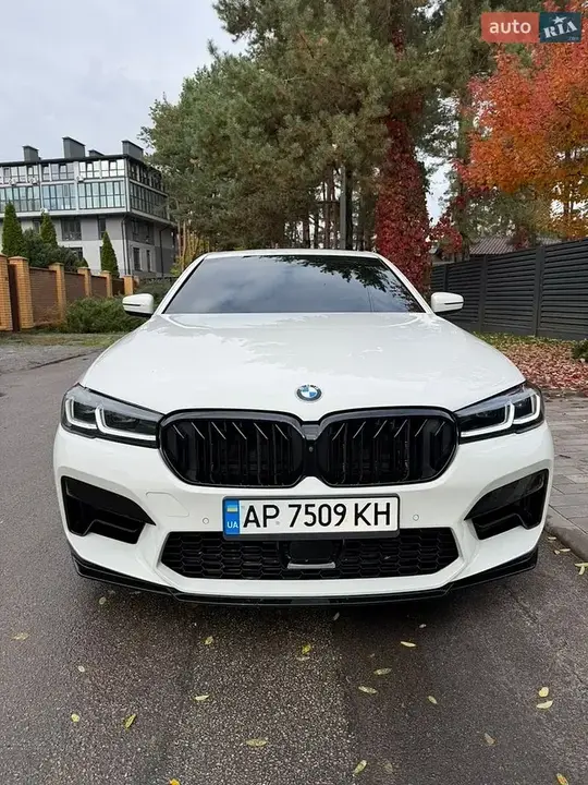 BMW 5 Series 2018 photo 2