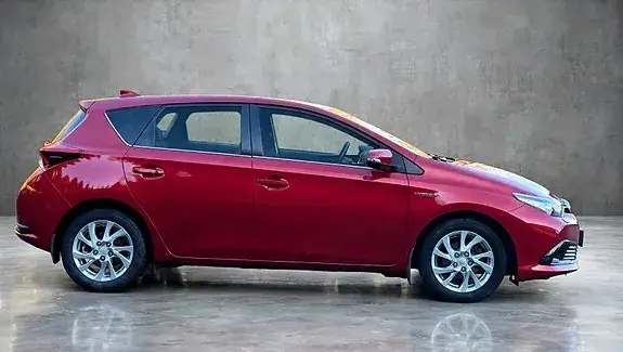 Toyota Auris 2017 photo 3