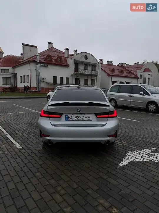 BMW 3 Series 2019 photo 4