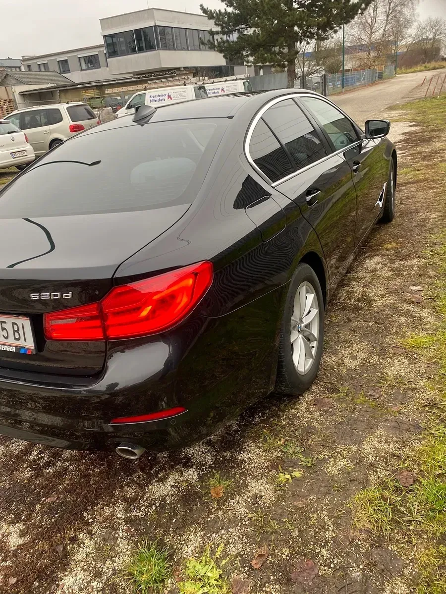 BMW 5 Series 2017 photo 2