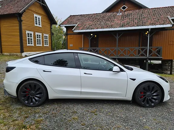 Tesla Model 3 2021 photo 2