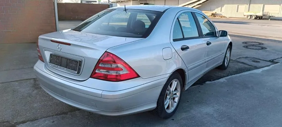 Mercedes-Benz W203