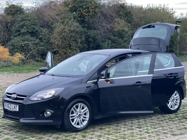 Ford Focus 2013 photo 3