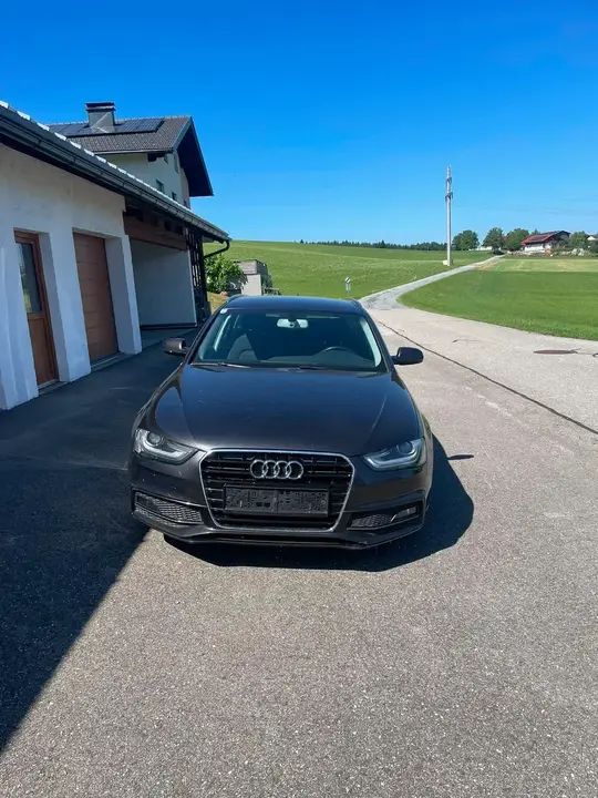 Audi A4 2013 photo 3