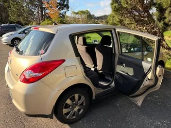 Nissan Tiida 2010 photo 5