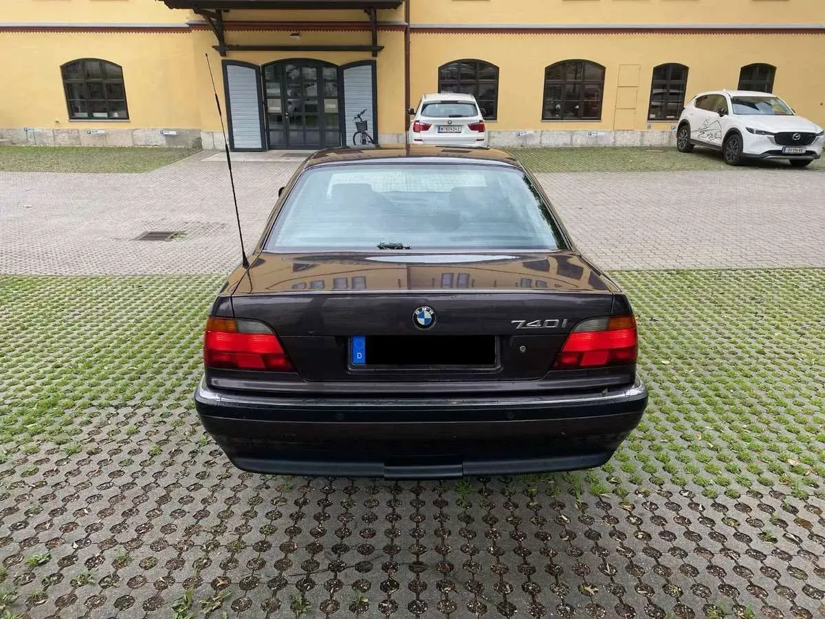 BMW 7 Series 1994 photo 2