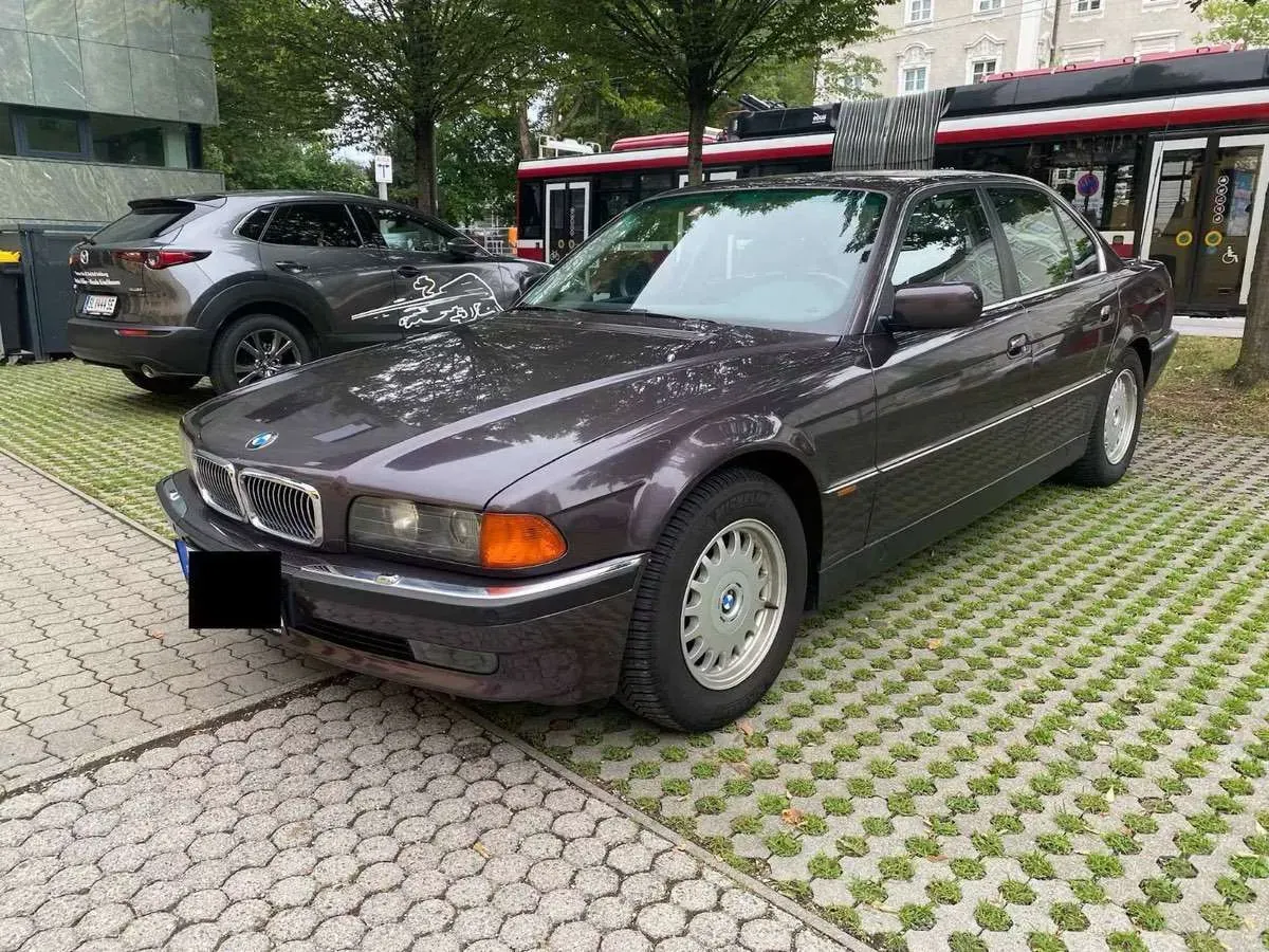 BMW 7 Series 1994 photo 3