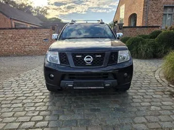Nissan Navara 2012 photo 2
