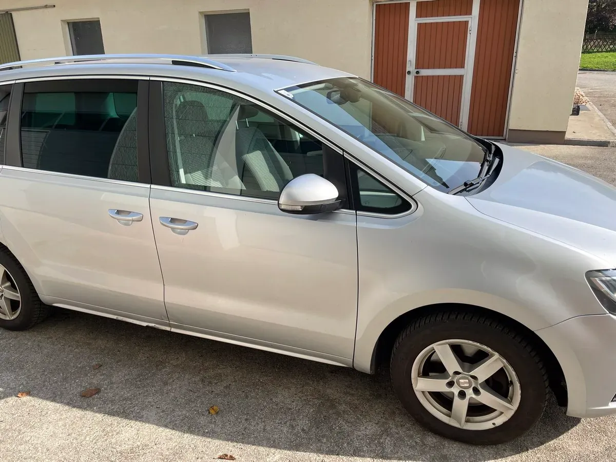 Seat Alhambra 2011 photo 2