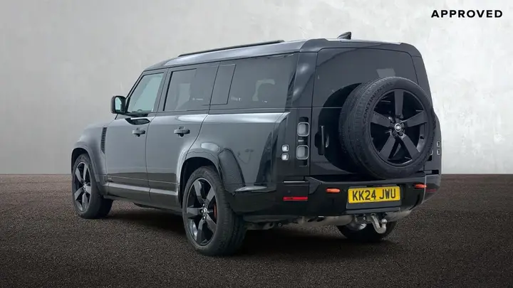Land Rover Defender 2024 photo 2