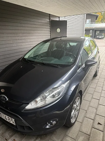 Ford Fiesta 2010 photo 2