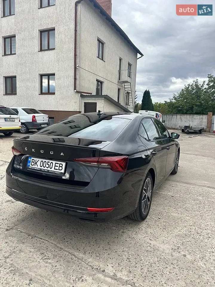 Skoda Octavia 2021 photo 4