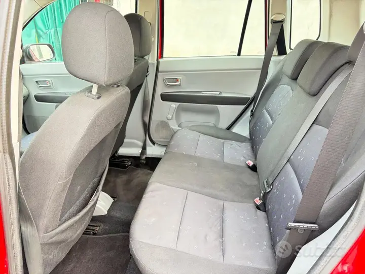 Mazda 2 2004 photo 4