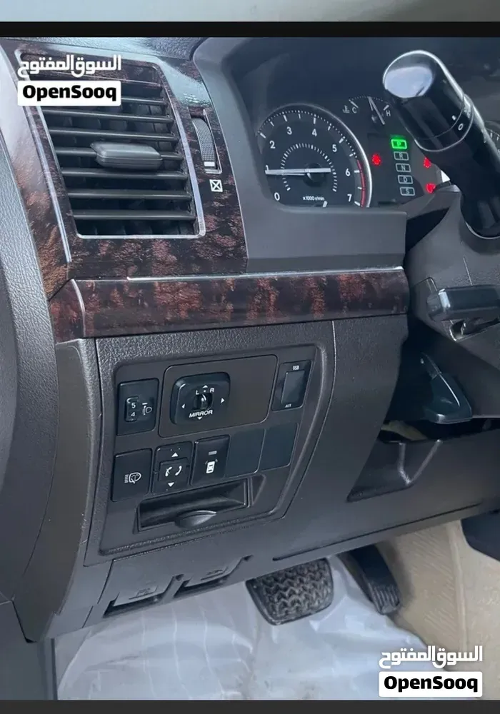 Toyota Land Cruiser 2011 photo 2