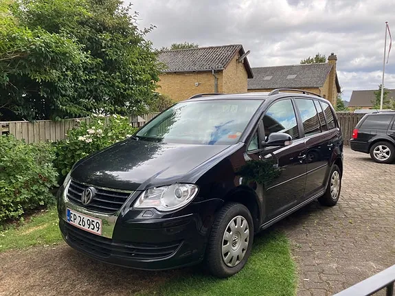 Volkswagen Touran 2007 photo 2